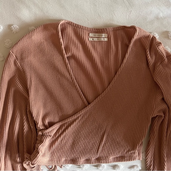 Dusty rose Urban Outfitters cross tie sweater - Picture 2 of 3